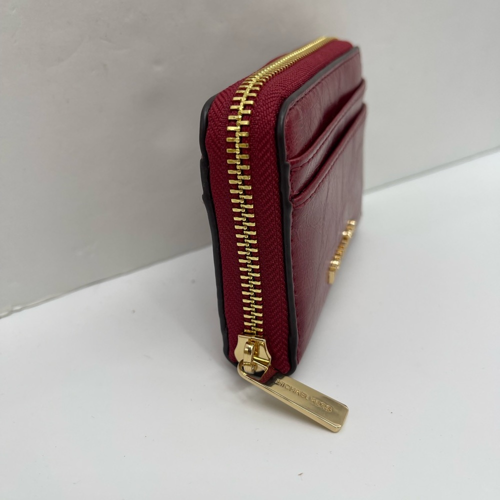 MICHAEL KORS Jet Set Medium Distressed Zip Around Card Case
Cherry 
NWT - Picture 7 of 16